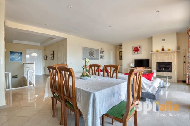 Chalet de 5 habitaciones en Calonge i Sant Antoni en venta con piscina garaje - 930.000 € (Ref: 9983042)