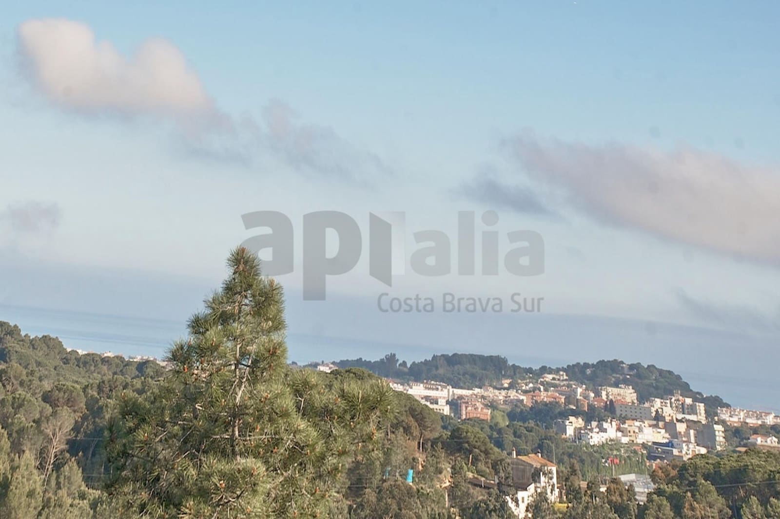 6 Zimmer Villa zu verkaufen in Lloret de Mar mit Garage - 370.000 € (Ref: 9986905)
