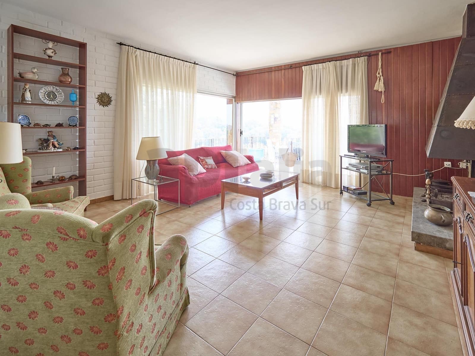 6 Zimmer Villa zu verkaufen in Lloret de Mar mit Garage - 370.000 € (Ref: 9986905)