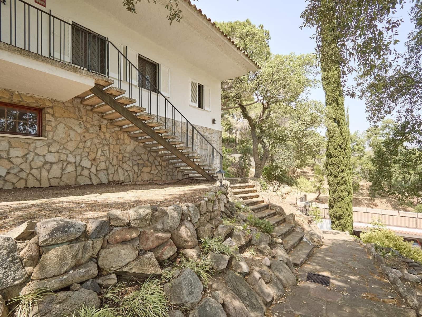 6 Zimmer Villa zu verkaufen in Lloret de Mar mit Garage - 370.000 € (Ref: 9986905)