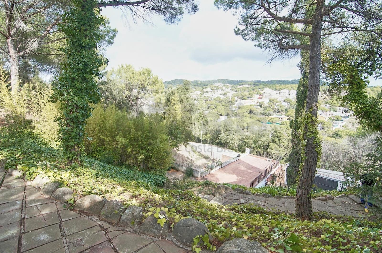 6 Zimmer Villa zu verkaufen in Lloret de Mar mit Garage - 370.000 € (Ref: 9986905)