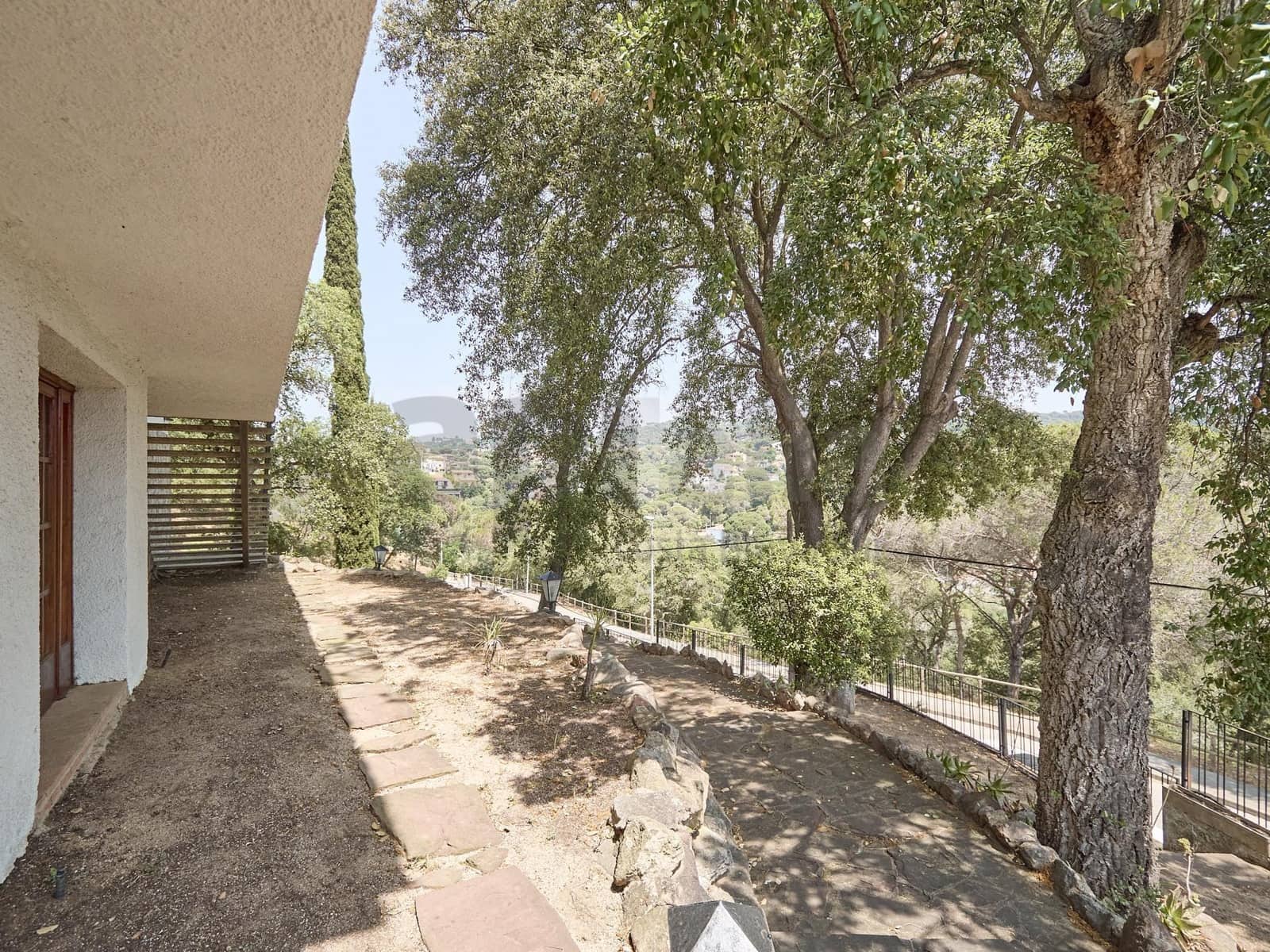 6 Zimmer Villa zu verkaufen in Lloret de Mar mit Garage - 370.000 € (Ref: 9986905)