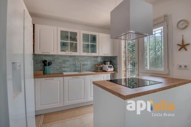 3 slaapkamer Villa te koop in Calonge i Sant Antoni met zwembad garage - € 550.000 (Ref: 9997147)