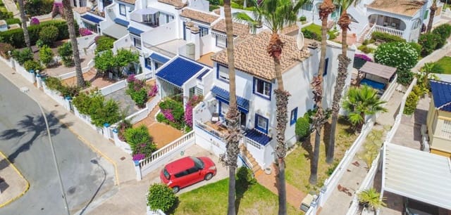 4 soverom Rekkehus til salgs i Orihuela Costa, Orihuela med svømmebasseng garasje - € 295 000 (Ref: 10004132)