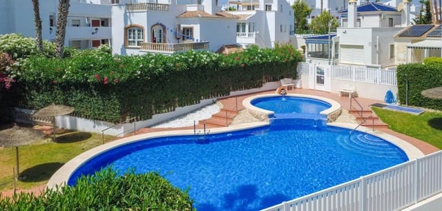4 soverom Rekkehus til salgs i Orihuela Costa, Orihuela med svømmebasseng garasje - € 295 000 (Ref: 10004132)