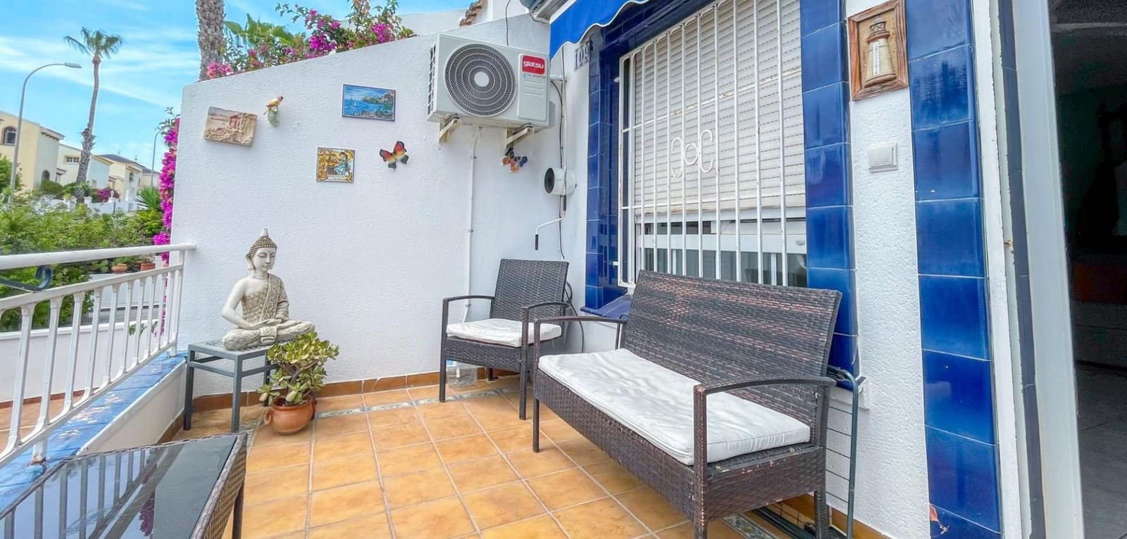 4 soverom Rekkehus til salgs i Orihuela Costa med svømmebasseng garasje - € 295 000 (Ref: 10004132)