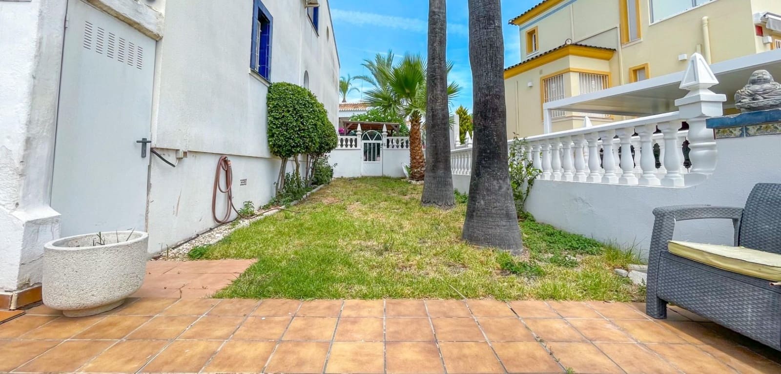 4 soverom Rekkehus til salgs i Orihuela Costa med svømmebasseng garasje - € 295 000 (Ref: 10004132)