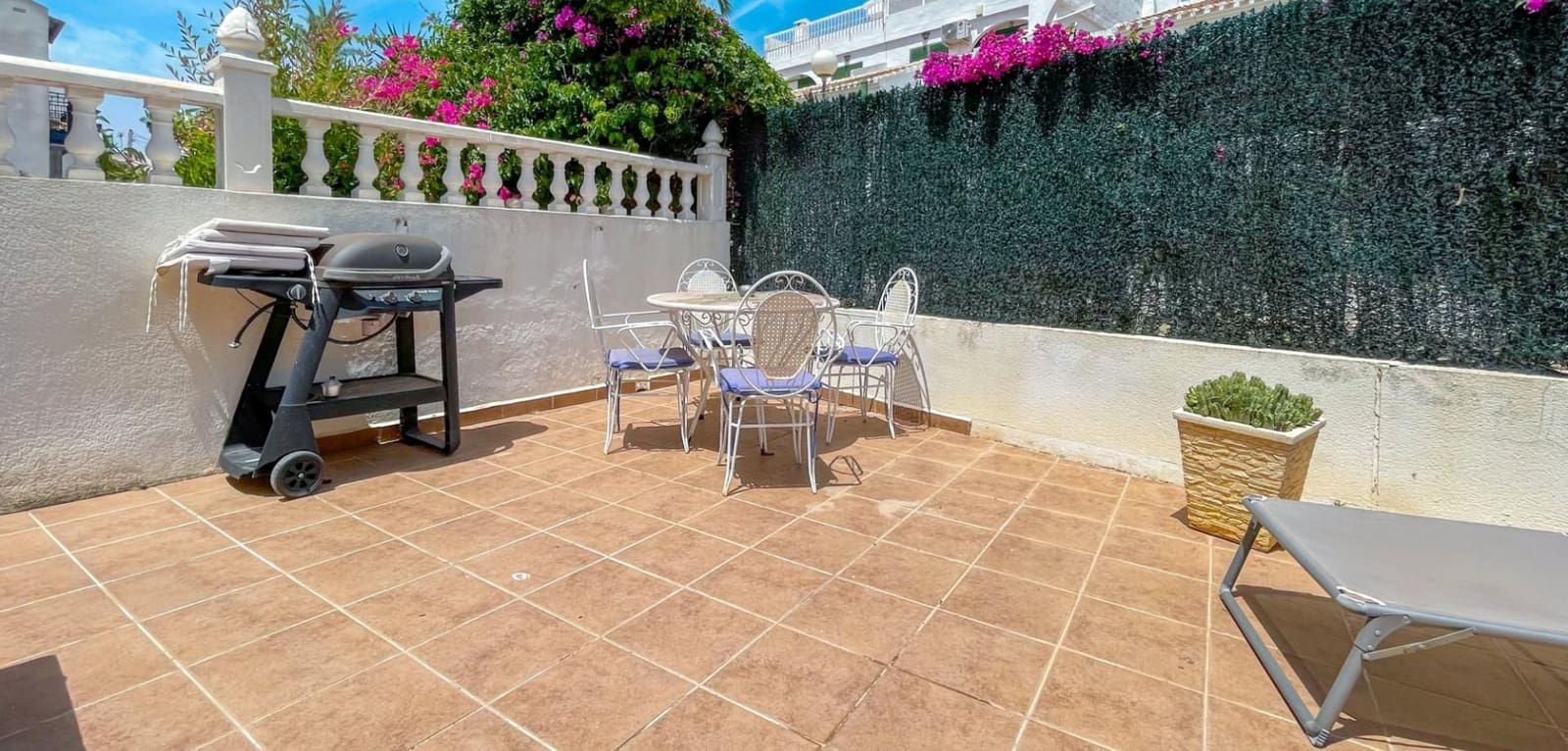 4 soverom Rekkehus til salgs i Orihuela Costa med svømmebasseng garasje - € 295 000 (Ref: 10004132)