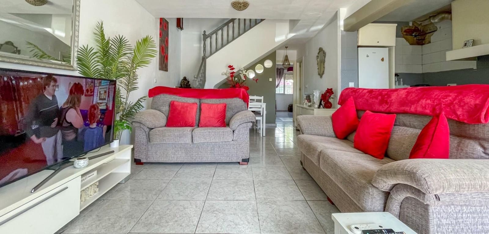 4 soverom Rekkehus til salgs i Orihuela Costa med svømmebasseng garasje - € 295 000 (Ref: 10004132)