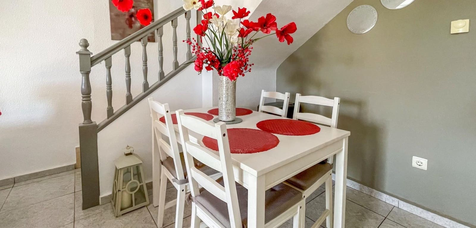 4 soverom Rekkehus til salgs i Orihuela Costa med svømmebasseng garasje - € 295 000 (Ref: 10004132)