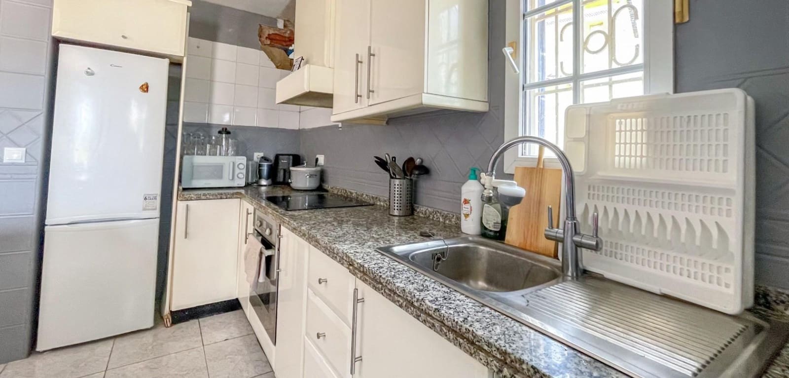 4 soverom Rekkehus til salgs i Orihuela Costa med svømmebasseng garasje - € 295 000 (Ref: 10004132)