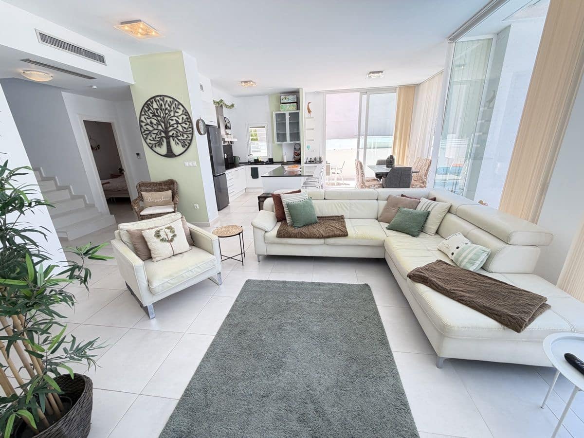 4 soverom Villa til salgs i Pilar de la Horadada med svømmebasseng - € 650 000 (Ref: 10011624)