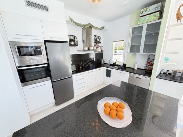 4 sypialnia Willa na sprzedaż w Mil Palmeras, Pilar de la Horadada z basenem - 650 000 € (Ref: 10011624)