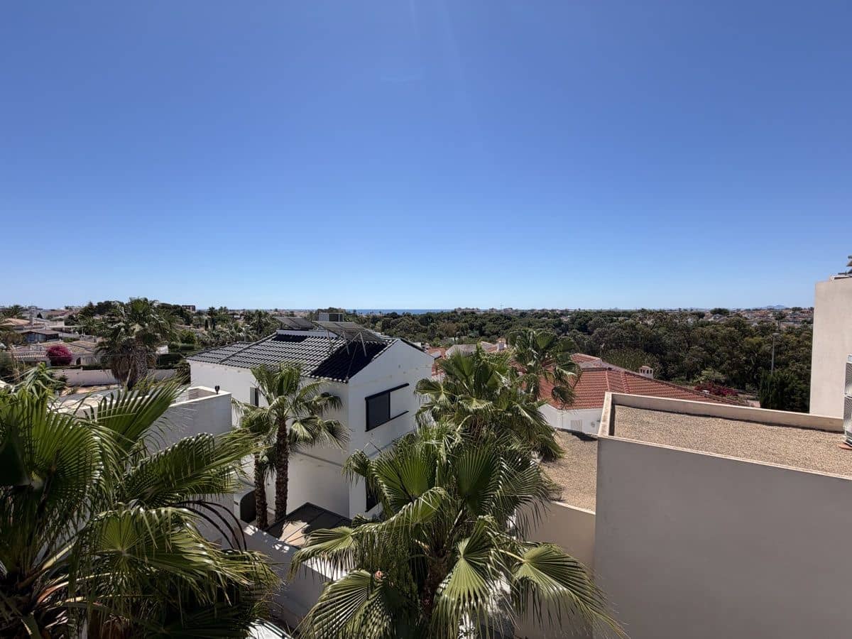 4 soverom Villa til salgs i Pilar de la Horadada med svømmebasseng - € 650 000 (Ref: 10011624)