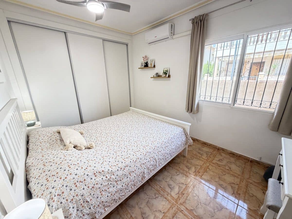2 Zimmer Apartment zu verkaufen in La Zenia mit Pool - 199.999 € (Ref: 10064869)