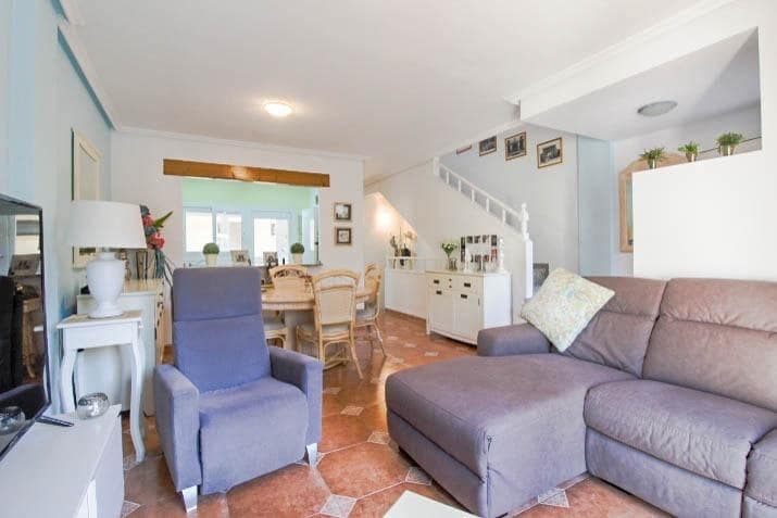 Adosado de 3 habitaciones en La Zenia en venta con piscina garaje - 269.950 € (Ref: 10120142)