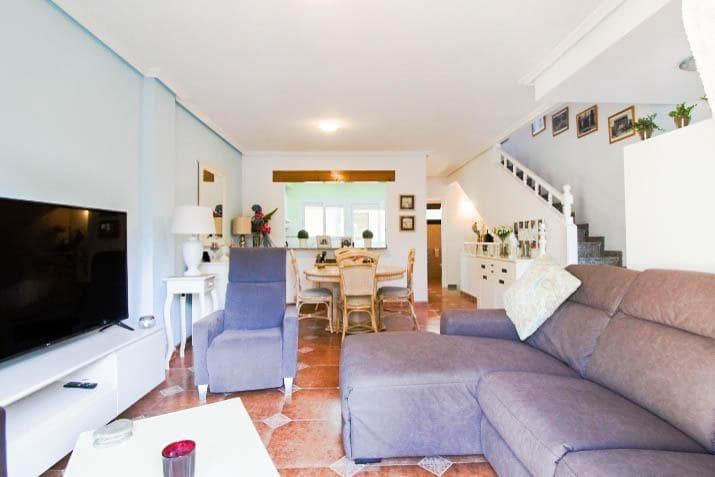 Adosado de 3 habitaciones en La Zenia en venta con piscina garaje - 269.950 € (Ref: 10120142)