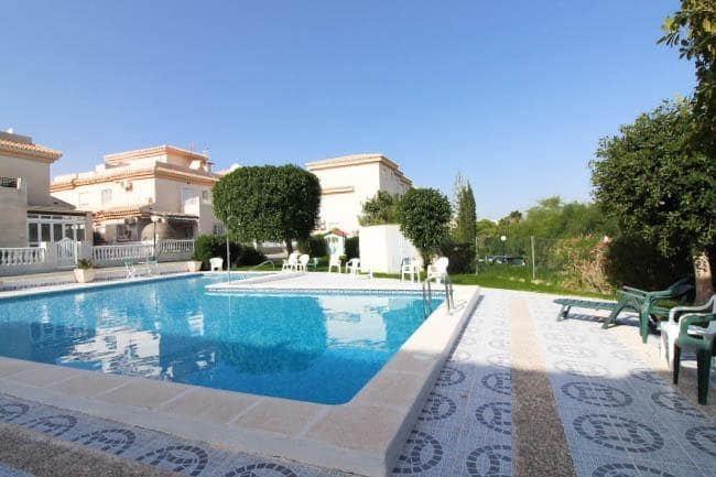 Adosado de 3 habitaciones en La Zenia en venta con piscina garaje - 269.950 € (Ref: 10120142)
