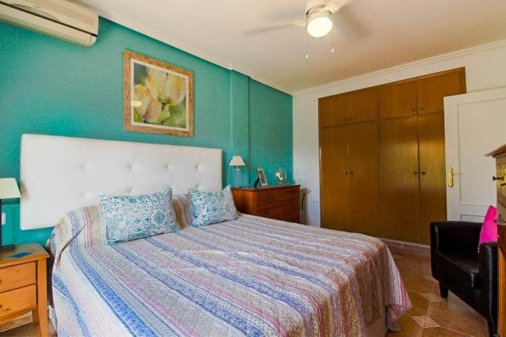 Adosado de 3 habitaciones en La Zenia en venta con piscina garaje - 269.950 € (Ref: 10120142)