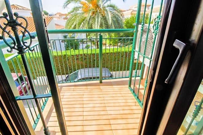 Adosado de 3 habitaciones en La Zenia en venta con piscina garaje - 269.950 € (Ref: 10120142)