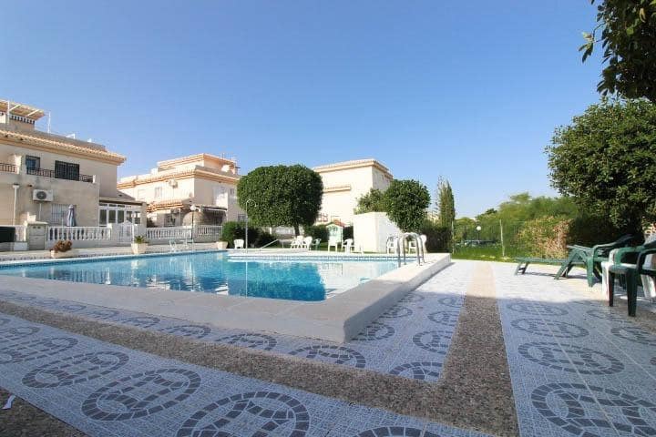Adosado de 3 habitaciones en La Zenia en venta con piscina garaje - 269.950 € (Ref: 10120142)
