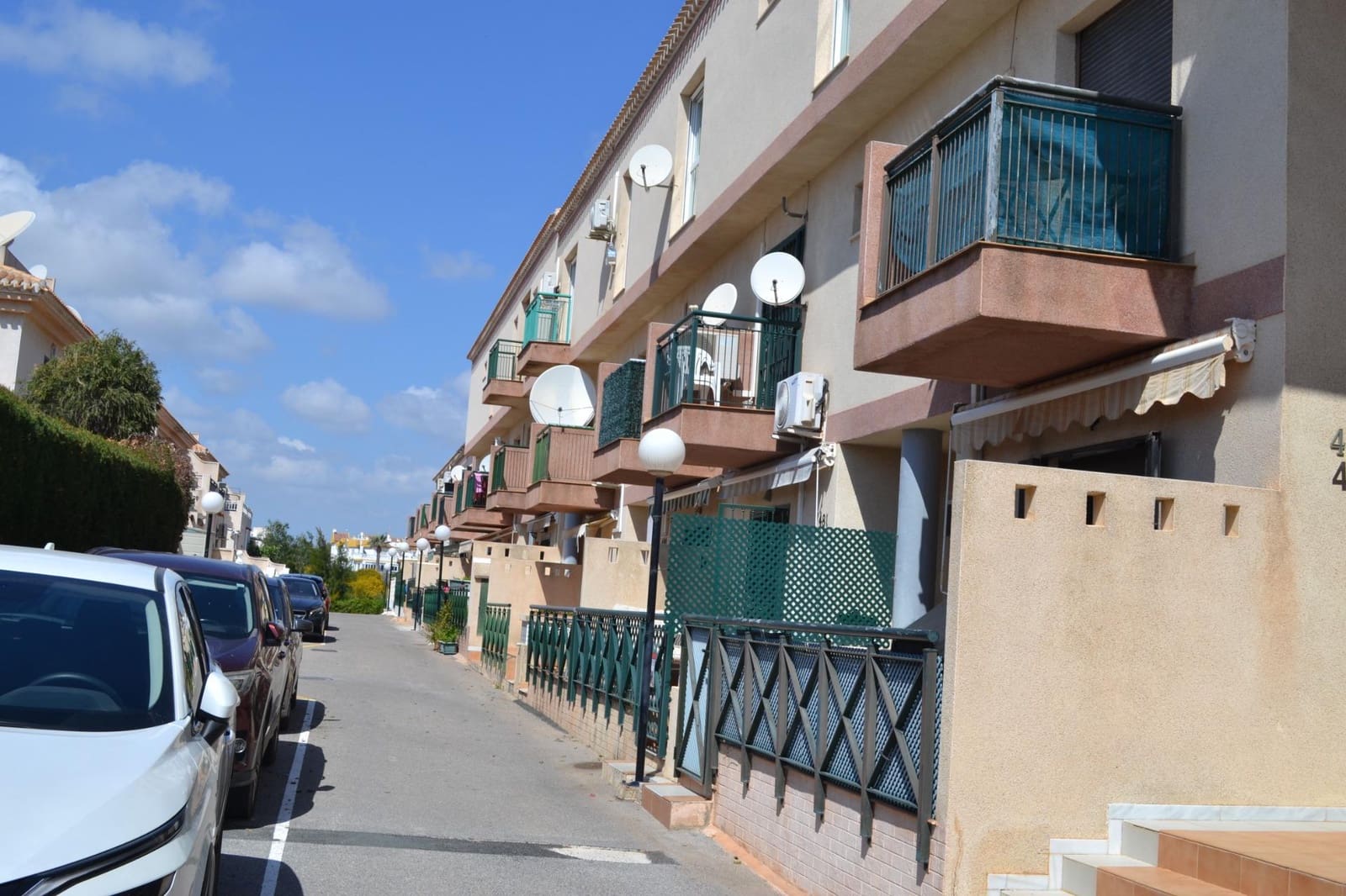 Adosado de 3 habitaciones en La Zenia en venta con piscina garaje - 269.950 € (Ref: 10120142)