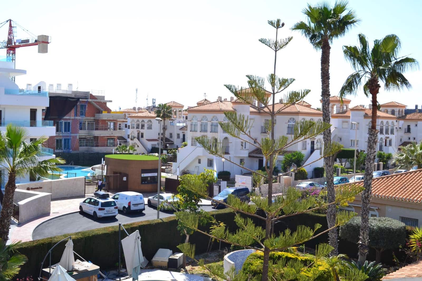 Adosado de 3 habitaciones en La Zenia en venta con piscina garaje - 269.950 € (Ref: 10120142)