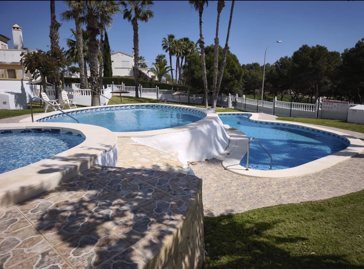 2 chambre Bungalow à vendre à Orihuela Costa avec piscine - 198 000 € (Ref: 10120143)