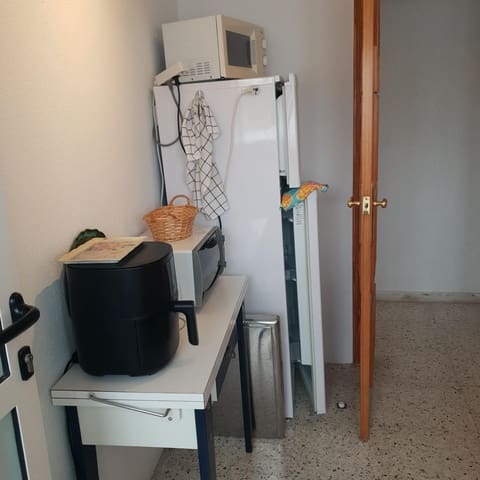 3 slaapkamer Appartement te huur in La Veleta, Torrevieja met garage - € 950 (Ref: 10139927)