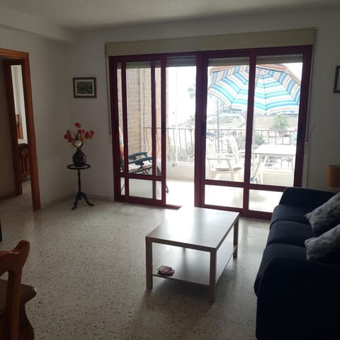 3 slaapkamer Appartement te huur in La Veleta, Torrevieja met garage - € 950 (Ref: 10139927)