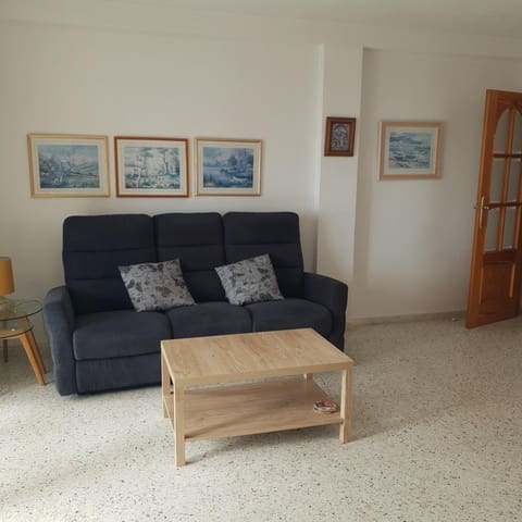 3 slaapkamer Appartement te huur in La Veleta, Torrevieja met garage - € 950 (Ref: 10139927)