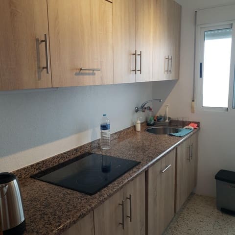 3 slaapkamer Appartement te huur in La Veleta, Torrevieja met garage - € 950 (Ref: 10139927)