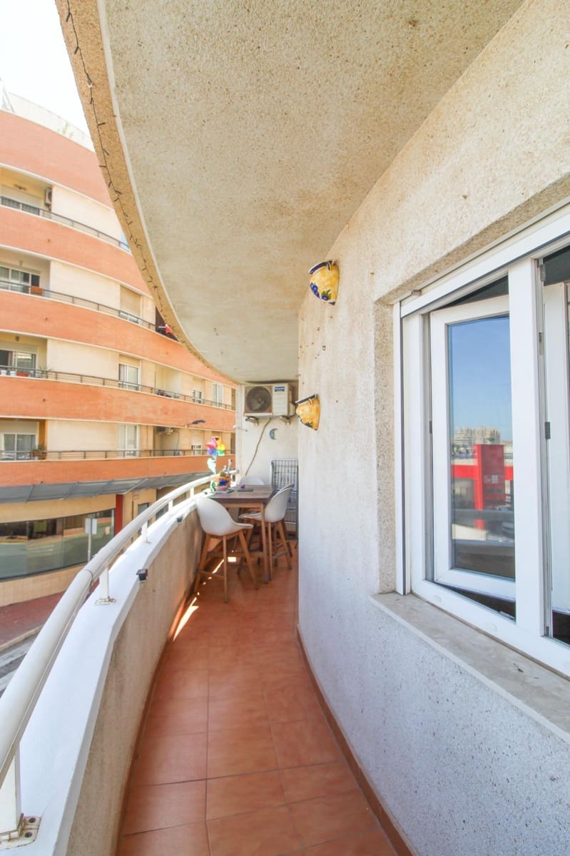 3 soveværelse Lejlighed til salg i Torrevieja med swimmingpool garage - € 249.000 (Ref: 10180828)