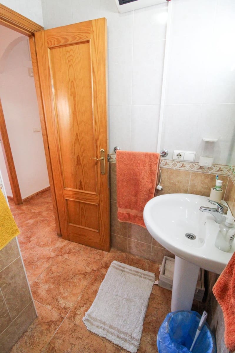 3 soveværelse Lejlighed til salg i Torrevieja med swimmingpool garage - € 249.000 (Ref: 10180828)