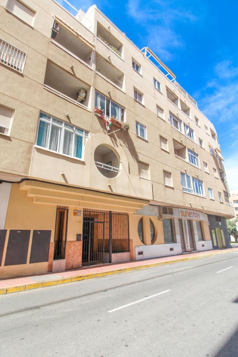 3 soveværelse Lejlighed til salg i Torrevieja med swimmingpool garage - € 249.000 (Ref: 10180828)