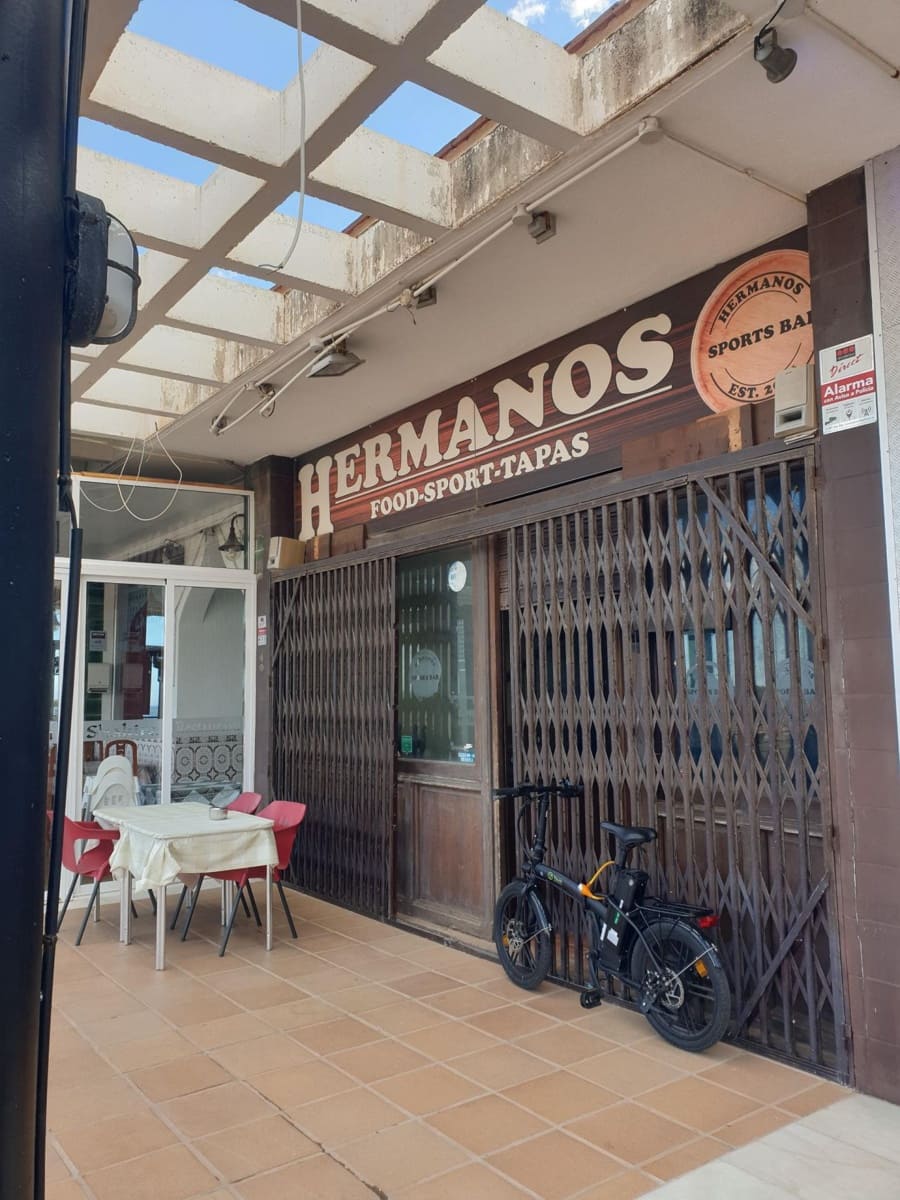 Business for sale in Playa Flamenca - € 129,950 (Ref: 8055196)