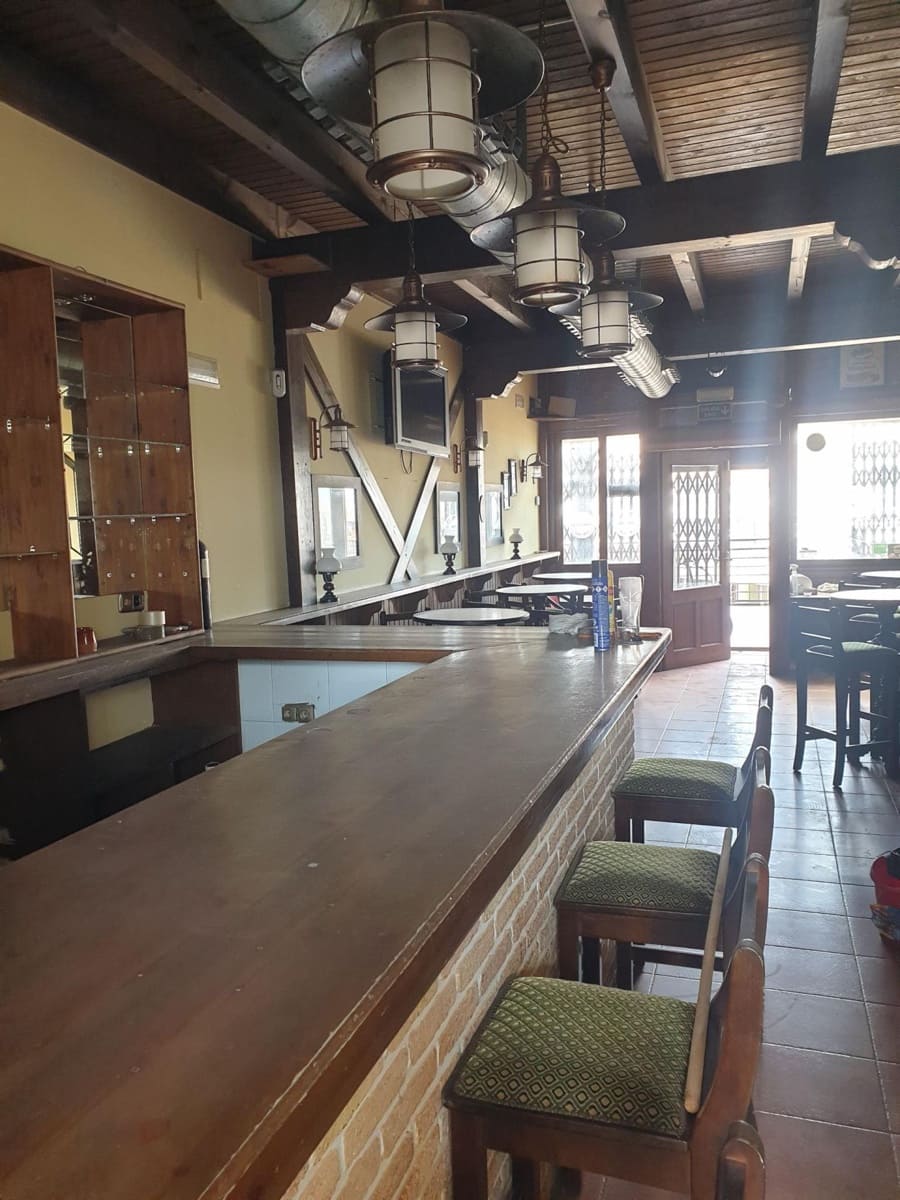 Business for sale in Playa Flamenca - € 129,950 (Ref: 8055196)