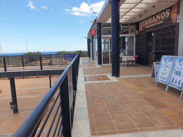 Yritys myytävänä paikassa Playa Flamenca, Orihuela - 129 950 € (Ref: 8055196)