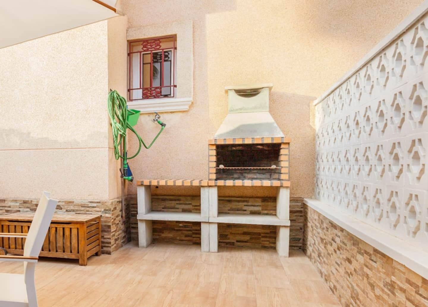 2 soveværelse Rækkehus til leje i Playa Flamenca med swimmingpool - € 1.100 (Ref: 8620021)