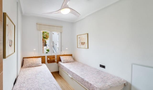 2 sovrum Radhus att hyra i Playa Flamenca, Orihuela med pool - 1 100 € (Ref: 8620021)