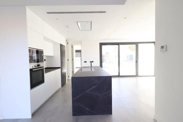 3 slaapkamer Villa te koop in Torre-Pacheco met zwembad - € 439.000 (Ref: 8936759)