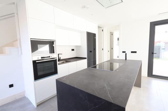 3 slaapkamer Villa te koop in Torre-Pacheco met zwembad - € 439.000 (Ref: 8936759)