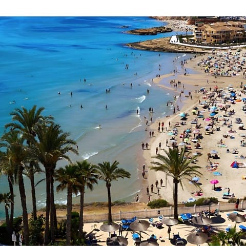 4 soverom Villa til leie i La Zenia, Orihuela med svømmebasseng - € 2 600 (Ref: 8968580)