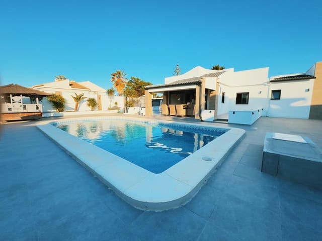 5 sovrum Villa till salu i El Chaparral, Torrevieja med pool - 870 000 € (Ref: 8992752)