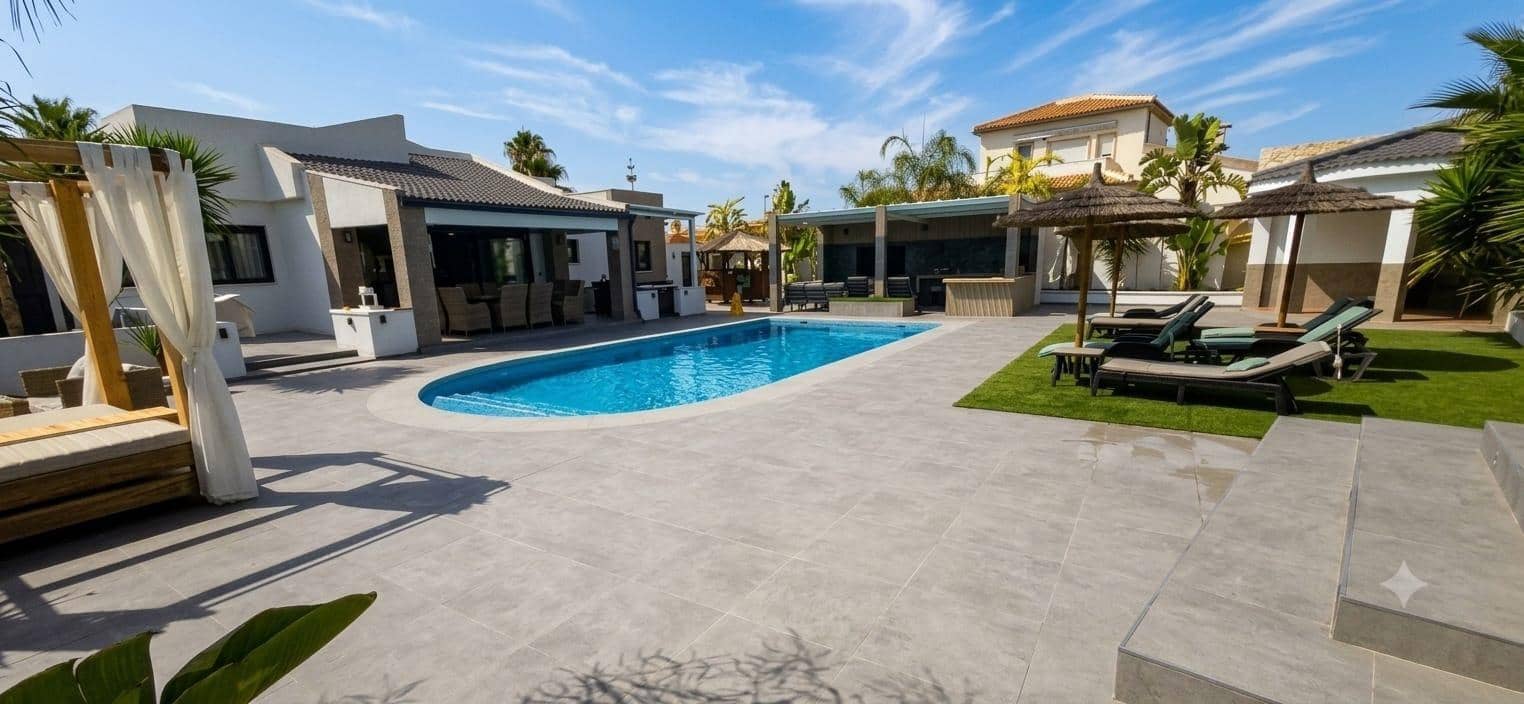 5 soverom Villa til salgs i El Chaparral med svømmebasseng - € 850 000 (Ref: 8992752)