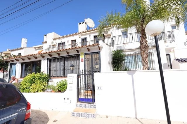 3 soveværelse Semi-Rækkehus til salg i San Miguel de Salinas med swimmingpool - € 159.995 (Ref: 9008642)