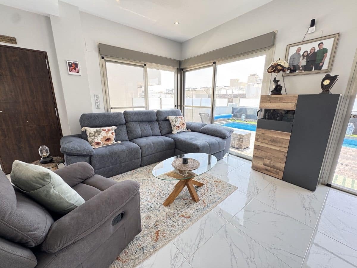 4 soveværelse Villa til salg i Los Dolses med swimmingpool - € 450.000 (Ref: 9040426)