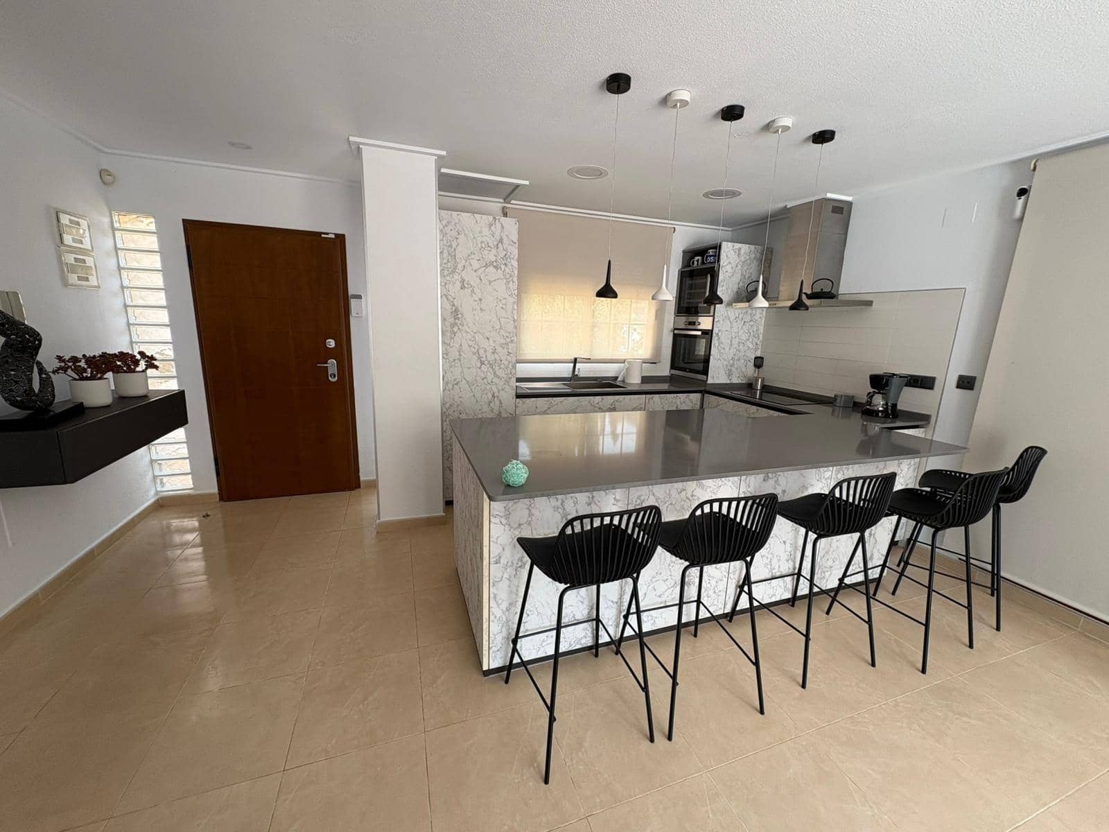 3 soveværelse Villa til leje i La Zenia med swimmingpool - € 2.200 (Ref: 9049070)