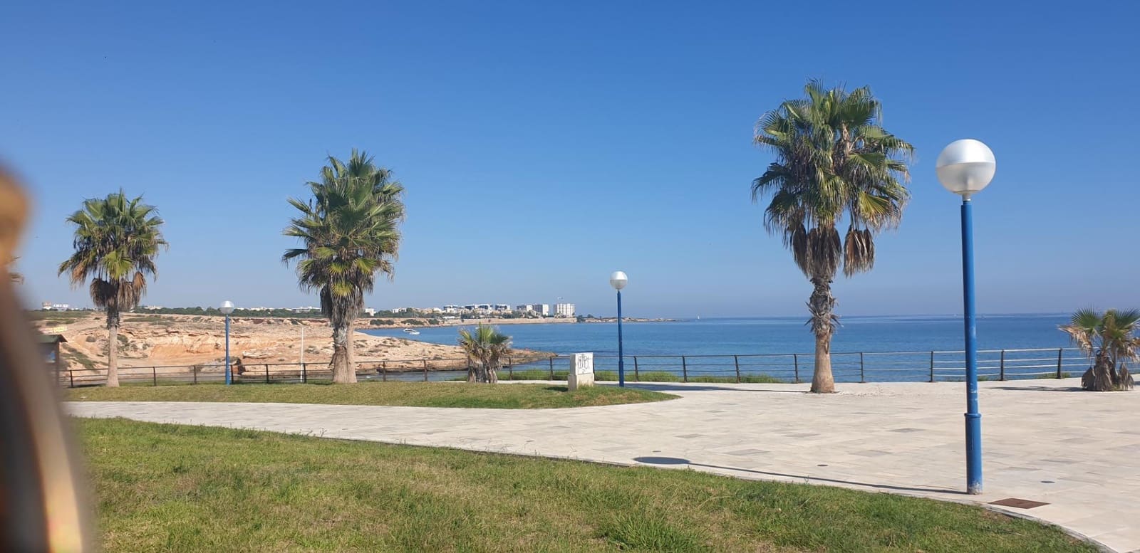 3 soveværelse Villa til leje i La Zenia med swimmingpool - € 2.200 (Ref: 9049070)
