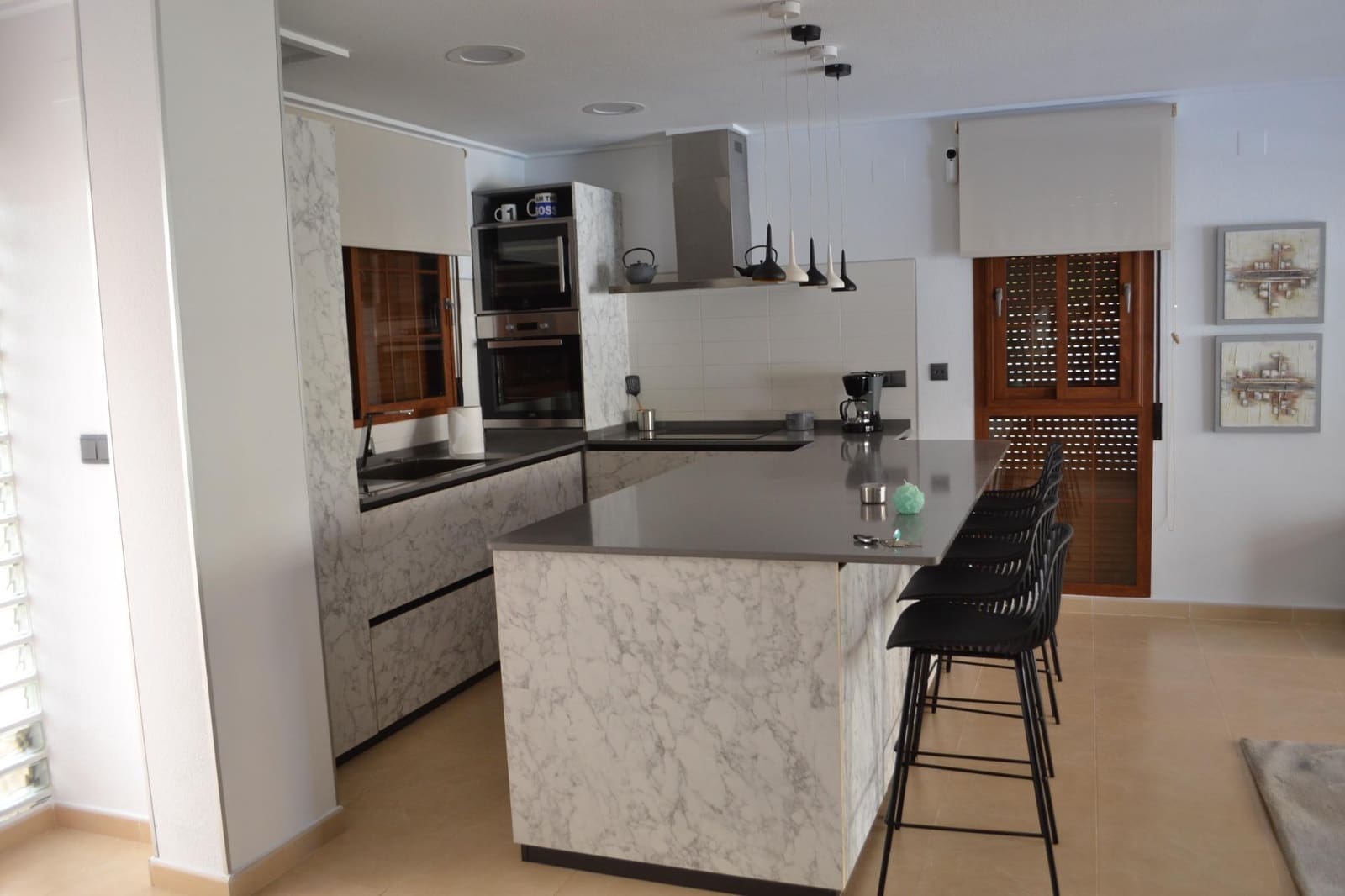 3 soveværelse Villa til leje i La Zenia med swimmingpool - € 2.200 (Ref: 9049070)